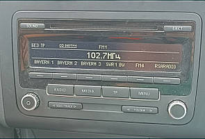 Оригінальна штатна 2DIN автомагнітола VW RCD 310 Bosch 1K0 035 186 AN CD/Radio 2DIN