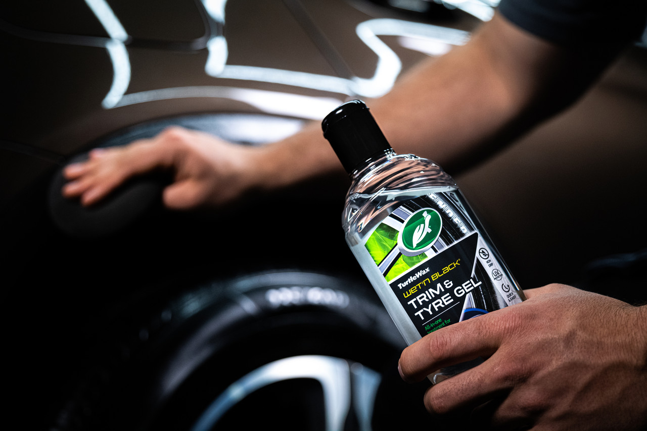 Turtle Wax 53165 Поліроль-гель чорніння шин і пластику "Чорний лоск" 300мл