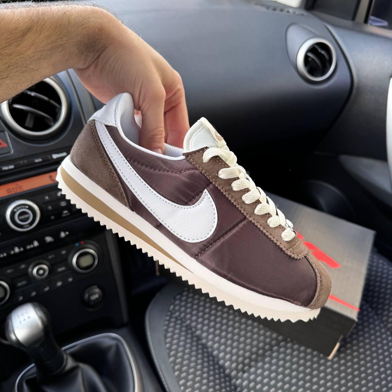 Кросівки Nike Cortez Brown Найк Кортез коричневі з білим знаком замша текстиль весна літо унісекс