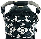 Сумка на коляску Baby Go з водовідштовхувальним покриттям та карабінами (чорна з білим 30×18×13 см), фото 2
