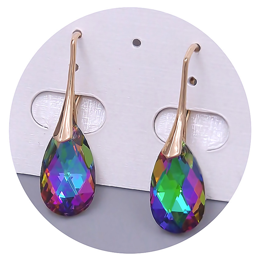 Сережки XР. Позолота 18К. Камені: Swarovski кольору хамелеон. Довжина: 30 мм. Ширина: 9 мм.