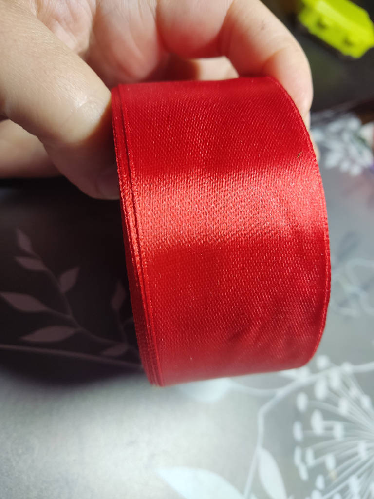 Атласна стрічка 4 см/23 м/ Колір червоний - фото покупців 1