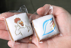 Квадратний імбирний пряник з логотипом 4*4 см