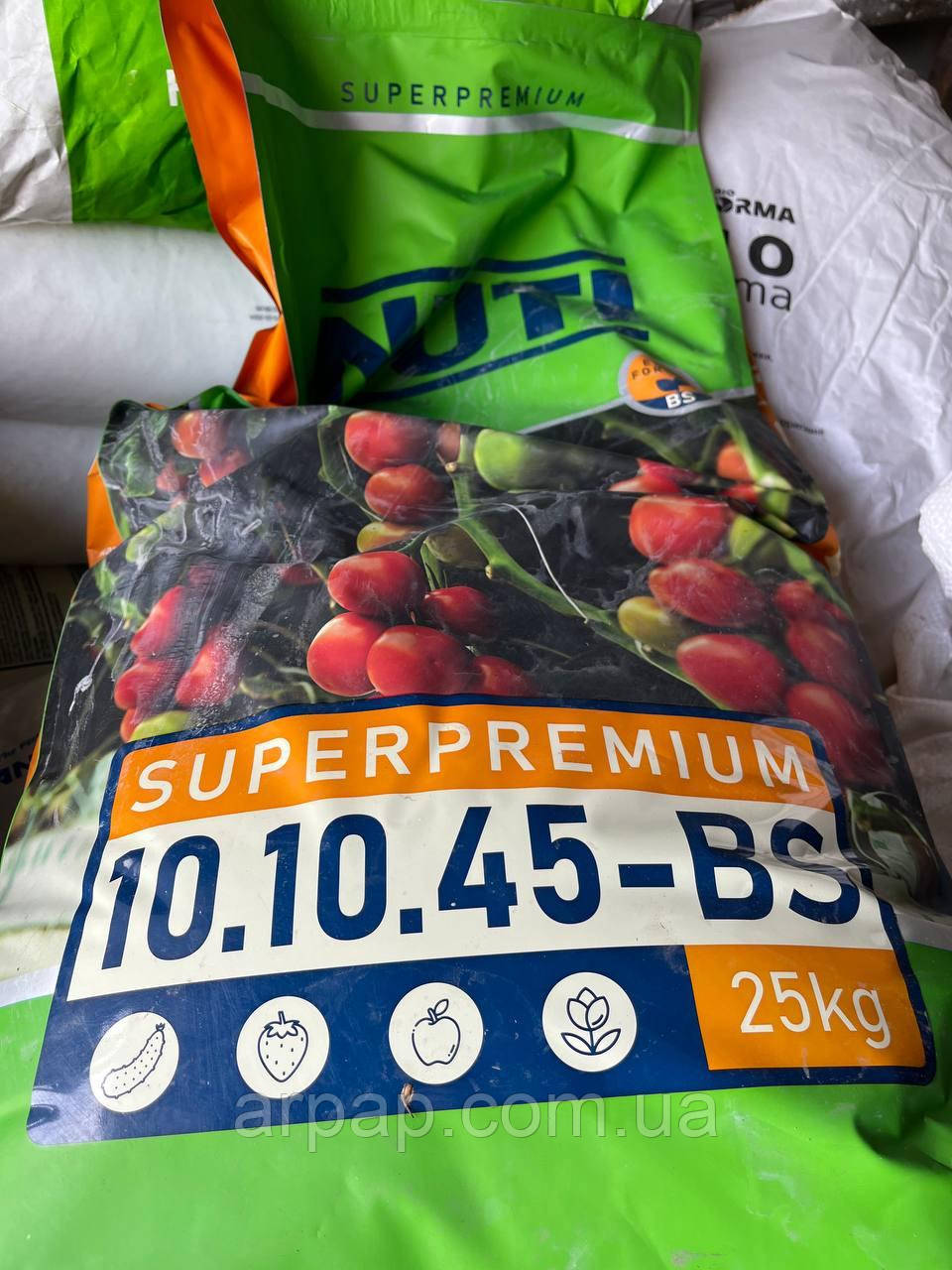 Водорозчинне добриво SUPERPREMIUM (Суперпреміум) 10.10.45-BS (Нуті) (NUTI 10.10.45-BS) 25кг, фото 1