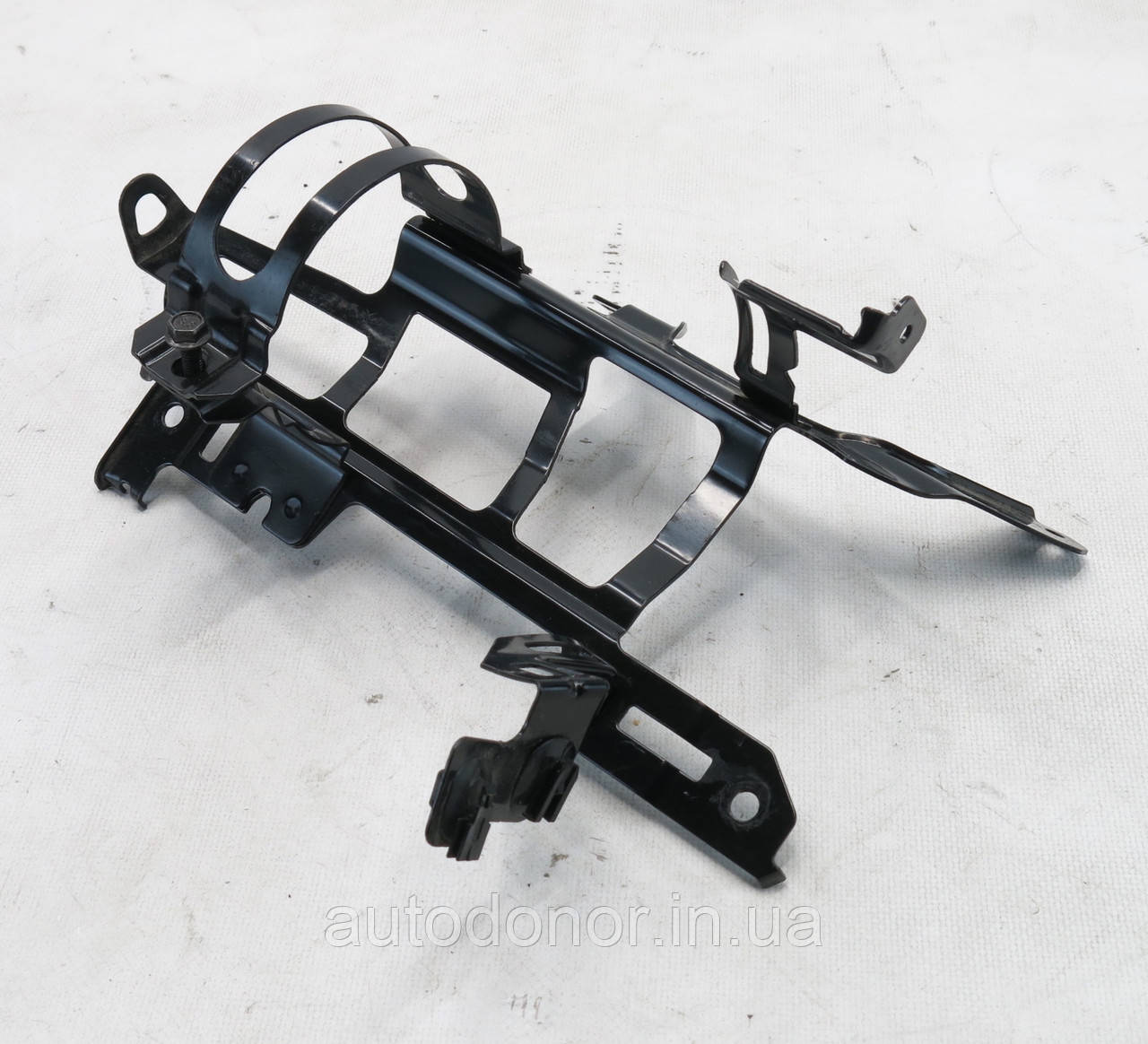 Кронштейн осушувача кондиціонера Nissan Ariya (22-) 92256-5MP3B
