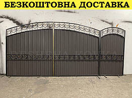Ковані ворота з елементами ковки і профнастилом