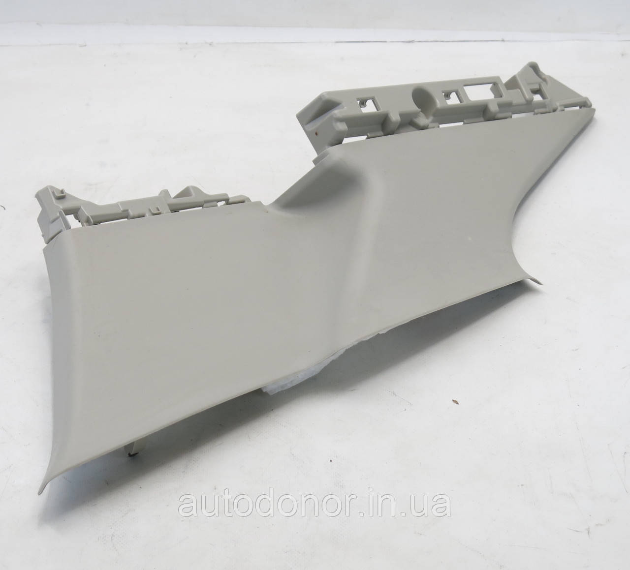 Обшивка багажного відділення верхня ліва Nissan Ariya (22-) 76935-5MP0A
