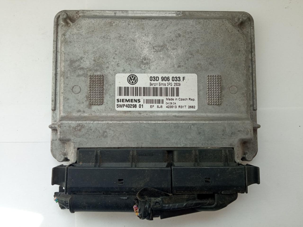 Електронний блок керування Volkswagen Siemens 03D 906 033 F / 03D906033F / 5WP40298 01 / 5WP4029801