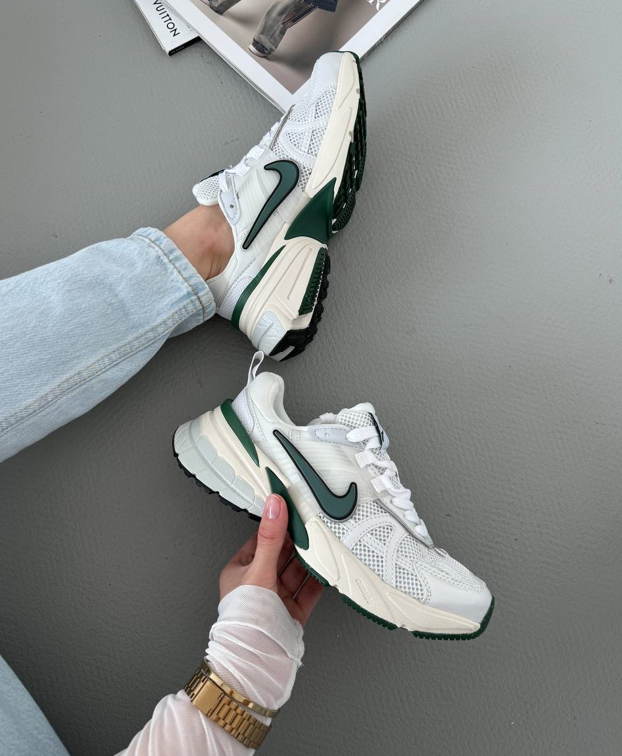Жіночі кросівки Nike V2K Run Runtekk White Green Найк білі с зеленим весна літо