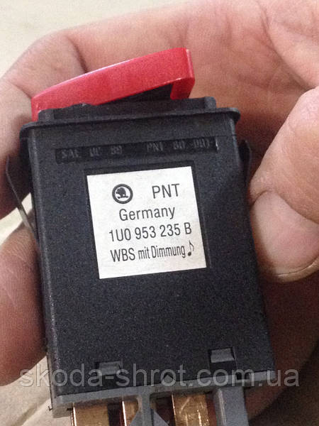 Замена кнопки аварийки - Skoda Octavia A4 Mk1, 1,6 л, 2007 года своими руками DR