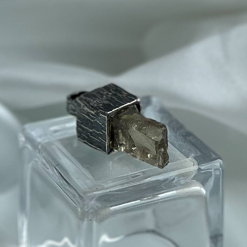 Авторський кулон зі срібла з натуральним кварцом унісекс Stone mist