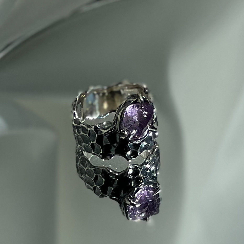 Вінтажна каблучка зі срібла з чорнінням з натуральним аметистом (2.75 ct) Symphony