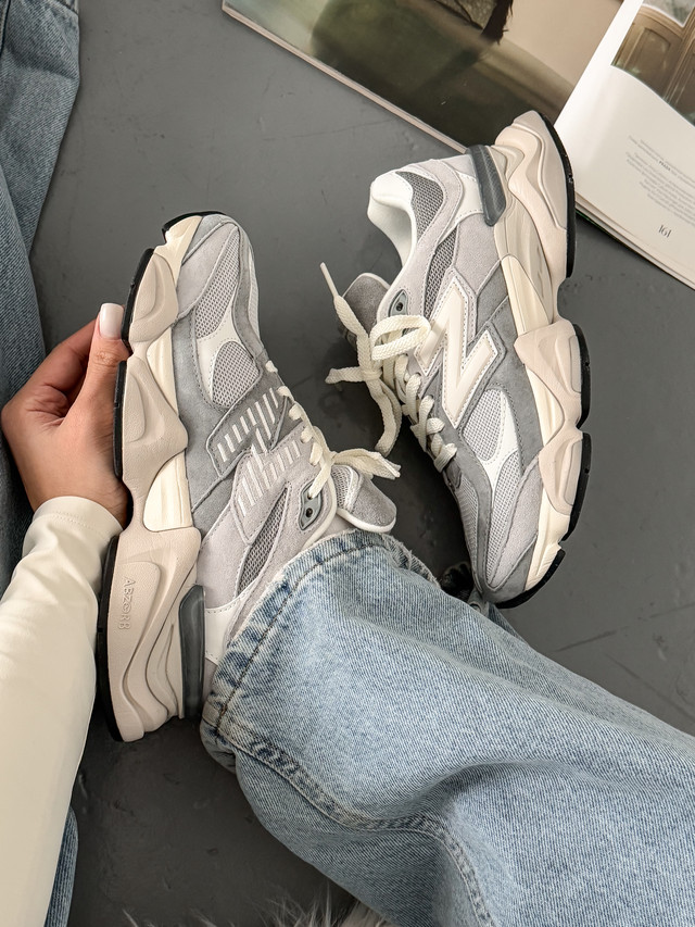 Жіночі кросівки New Balance 9060 Quartz Grey