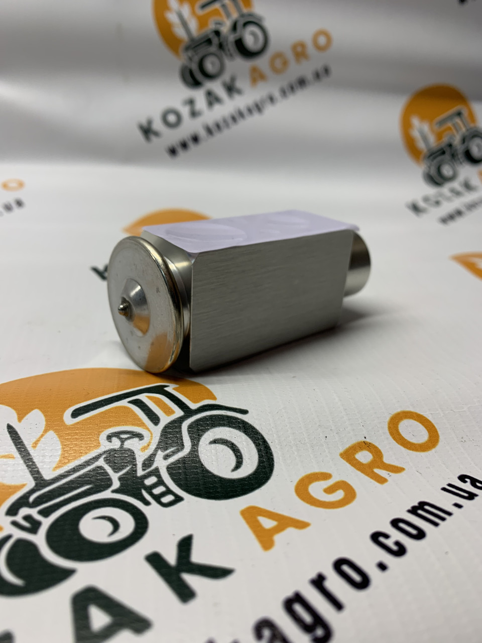 ТРВ (клапан кондиціонера): AT275040, AL77579, AL160645, RE62137 John Deere, фото 1