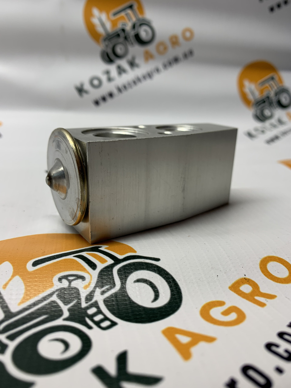 ТРВ (клапан кондиціонера): AН222255 John Deere, фото 1