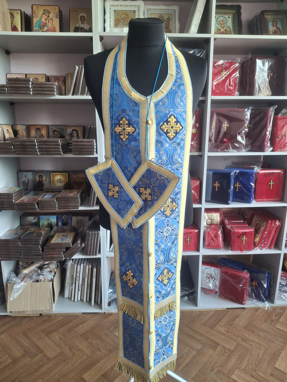 Требний набір, довжина спереду 138 см (парча), фото 1