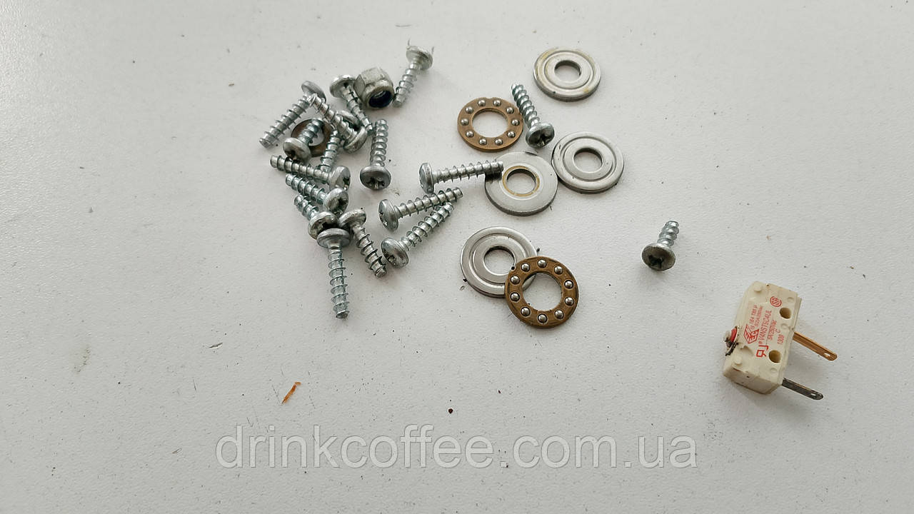 Маленькі деталі підшипники редуктора для кавоварки DeLonghi ESAM 5500.B_4 Perfecta б/у, фото 1
