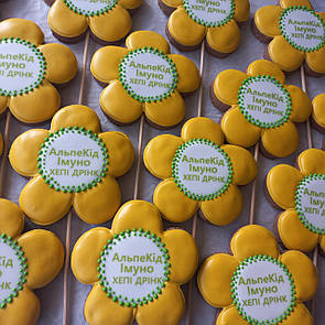 Імбирний пряник квітка на паличці з логотипом 8 см