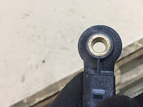 Датчик детонації Volkswagen Golf 5 030905377C