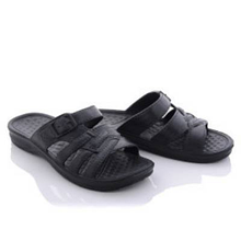 Тапки чоловічі матеріал гума розмір 41-45 колір показаний на зображенні в пакованні від 6 шт.