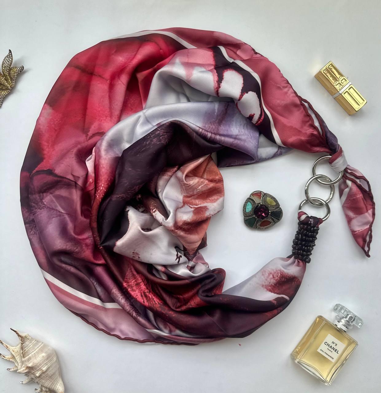 Дизайнерська хустка My Scarf "Бордова троянда" прикрашена гранатом