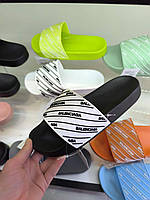 Жіночі шльопанці відкриті на плоскій підошві ЧОРНІ з білим із написом літні капці шльопанці сланці