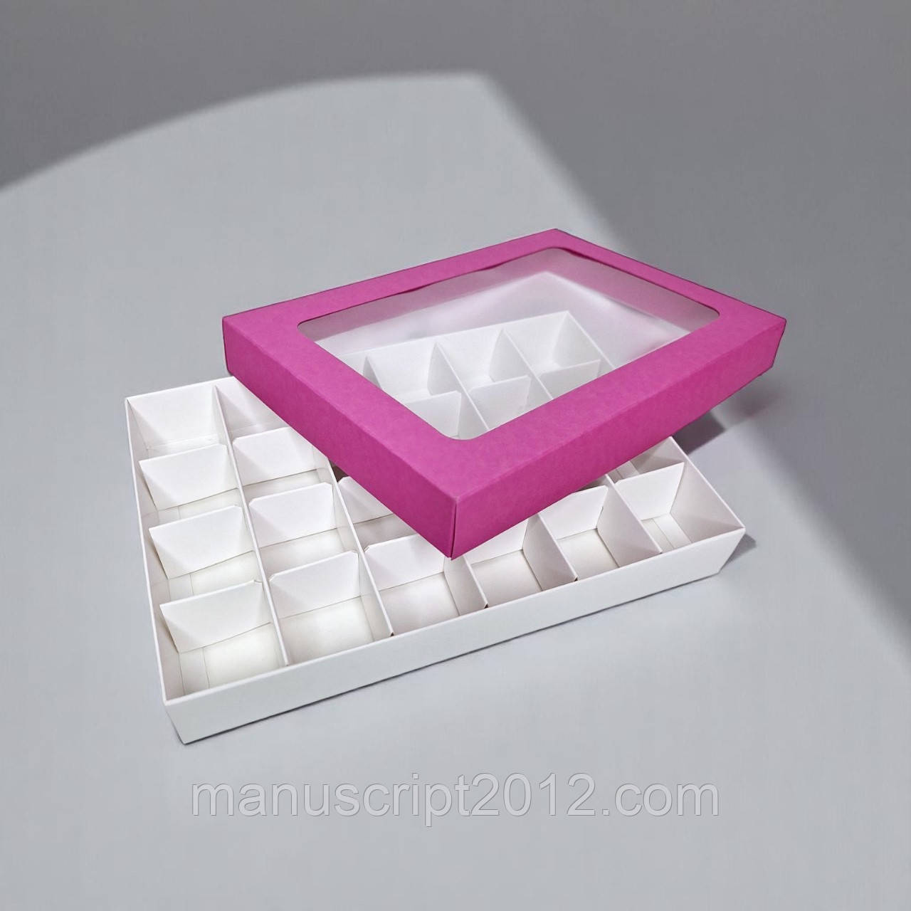 Коробка на 24 цукерки з вікном (240х155х35мм.) малиново-біла