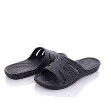 Тапки чоловічі матеріал гума розмір 41-45 колір показаний на зображенні в пакованні від 6 шт.