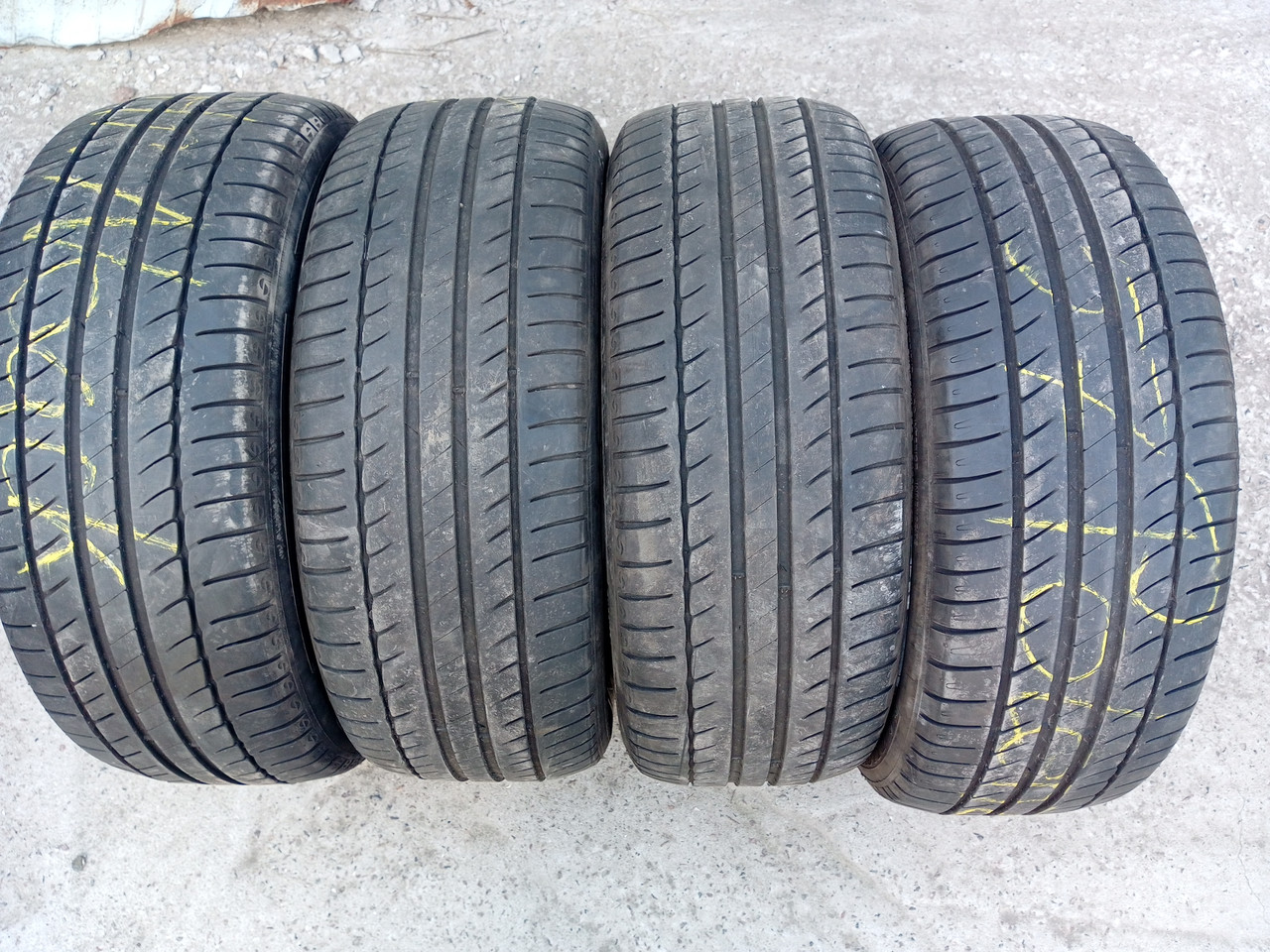 Комплект літніх шин 215/50/17, Michelin Primacy HP,з Германії без пробігу по Україні