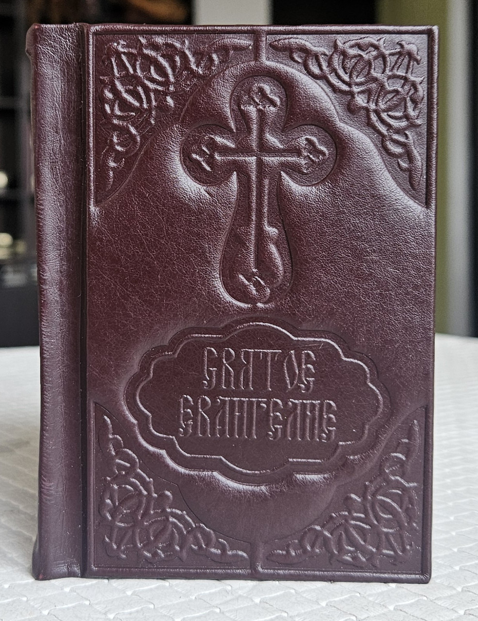 Книга Святе Євангеліє в шкіряній палітурці російською мовою, розмір 9*12, фото 1