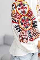 Ексклюзивна жіноча вишиванка з птахами біла з червоним Витинанка Жар-птиця вишивка гладдю, Блуза жіноча, фото 4