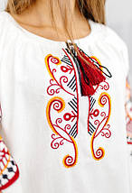 Ексклюзивна жіноча вишиванка з птахами біла з червоним Витинанка Жар-птиця вишивка гладдю, Блуза жіноча, фото 5