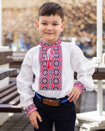 Дитяча вишиванка для хлопчика біла з червоно чорною вишивкою геометричний орнамент довгий рукав святкова, фото 1