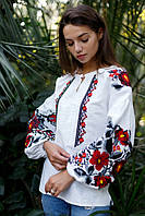 Женская вышиванка с красно-черным орнаментом из льна свободного кроя с вышивкой крестиком на рукавах и груди