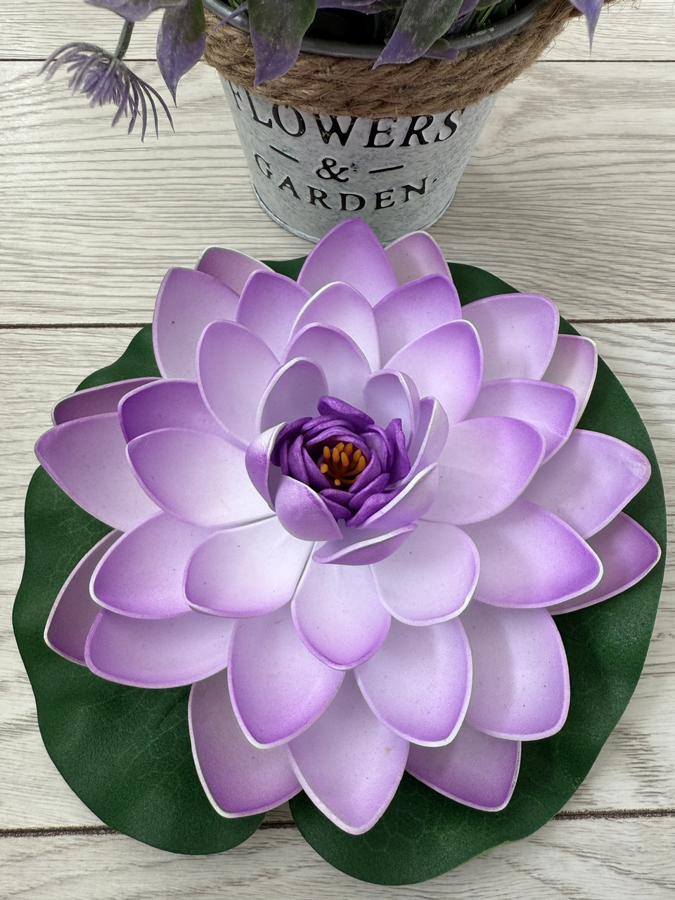 Штучний лотос для водойми, діаметр 20 см — декоративна квітка для ставка, басейну, фонтану, фото 1