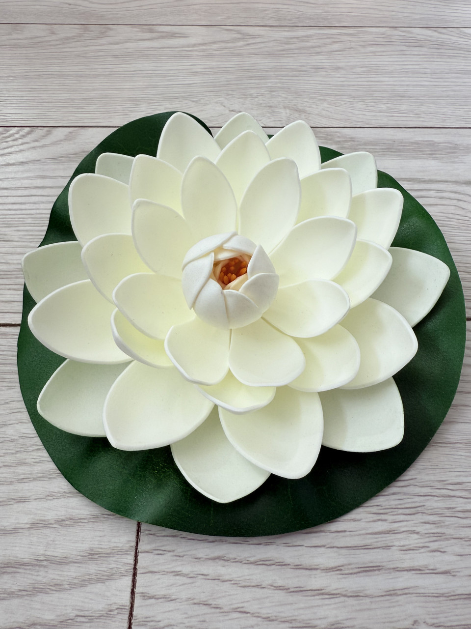 Штучний лотос для водойми, діаметр 20 см — декоративна квітка для ставка, басейну, фонтану, фото 1