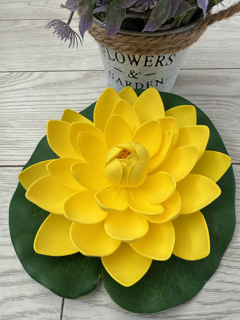 Штучний лотос для водойми, діаметр 20 см — декоративна квітка для ставка, басейну, фонтану, фото 1