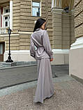 Сіро-бежевий жіночий костюм із віскозного льону: сорочка та спідниця максі, фото 6