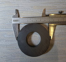 Магніт феритовий круглий посилений 70мм/32мм на 15мм товщина