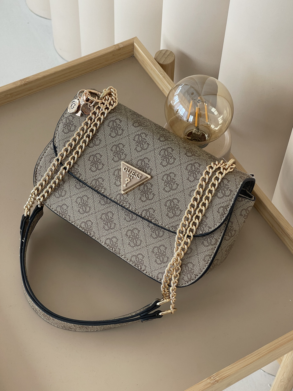 Guess крос-боді ECO ELEMENTS бежевий Е, фото 1