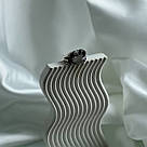 Срібний перстень з натуральним гранатом і текстурною поверхнею Strong, фото 3