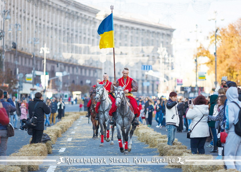 Листівка "Хода українських козаків на Хрещатику"