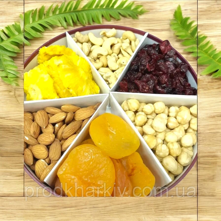 Подарунковий набір з горіхів і сухофруктів 0,800гр. 6 видів