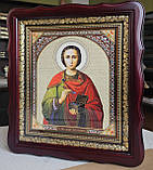 Ікона Святого цілителя Пантеля в темному фігурному кіоті під склом, розмір кіота 32×29, звужить 20×24, фото 2