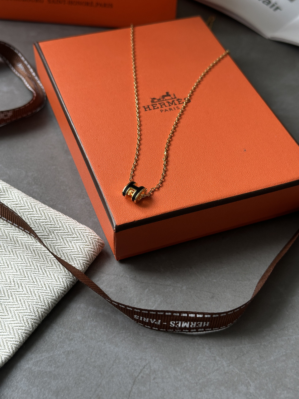 👑 Hermes Mini Pop H Pendant