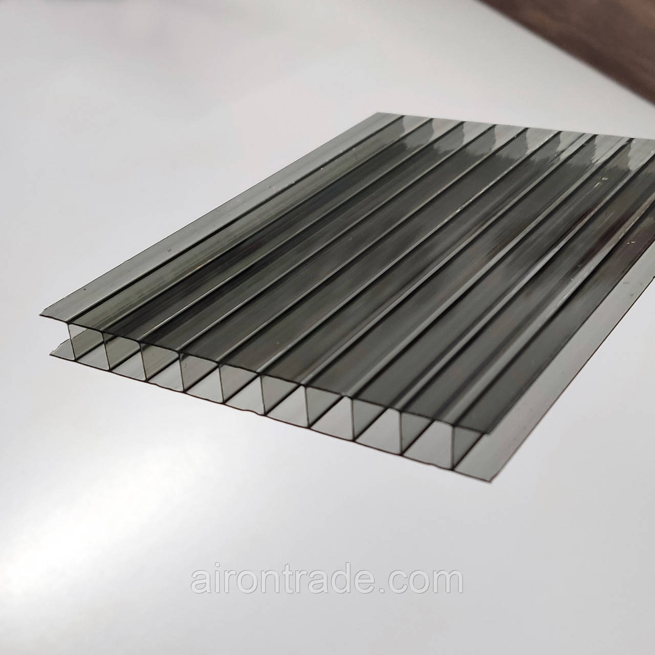 Cтільниковий полікарбонат SUNLITE 10 мм Solar Grey Сірий графіт 2100x6000 мм