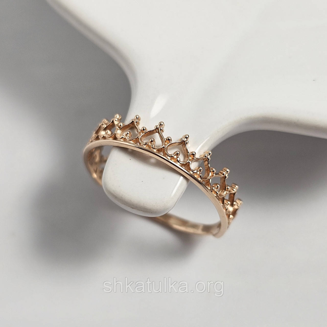 Каблучка золота корона ажурна без каменів