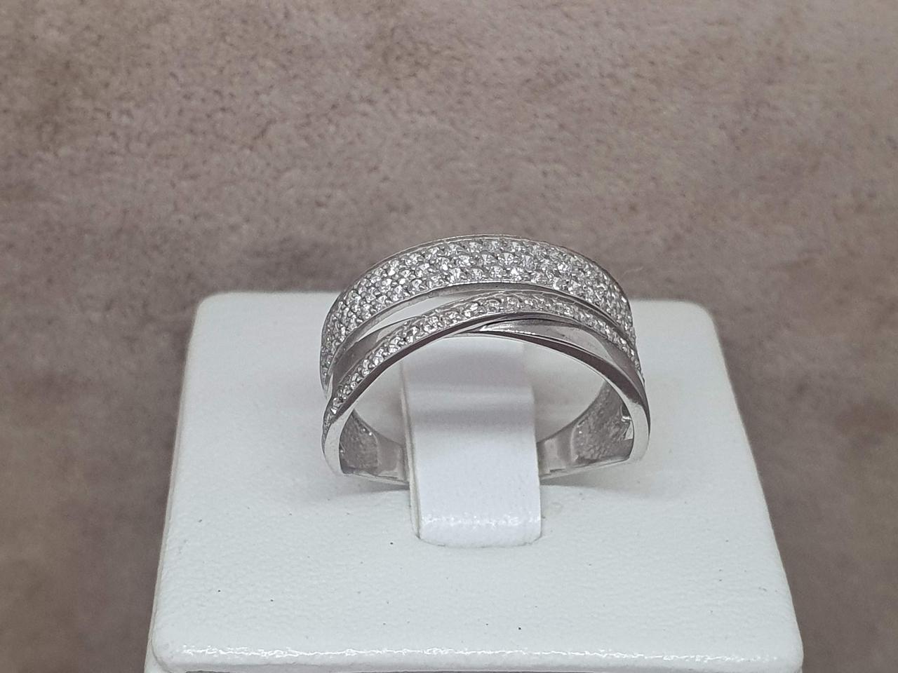 Золоте кільце з фіанітами. 80679-БЕЛ 17,5