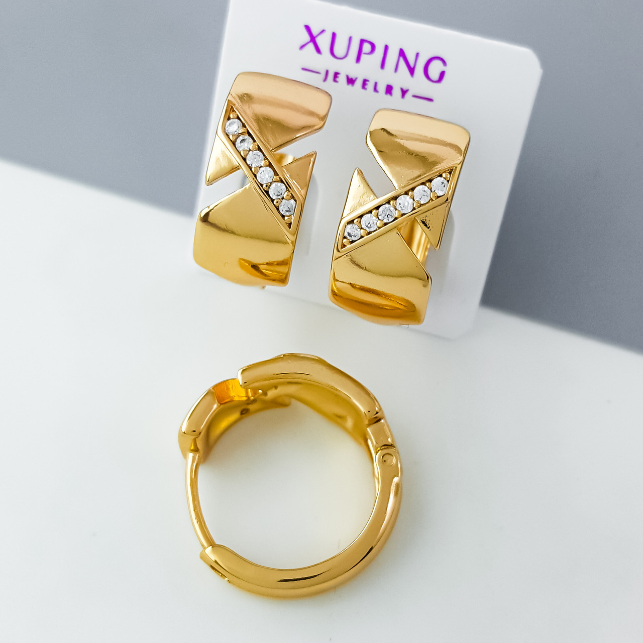 Сережки Золотий Глянець з доріжкою каміння, медсплав Xuping позолота 18K