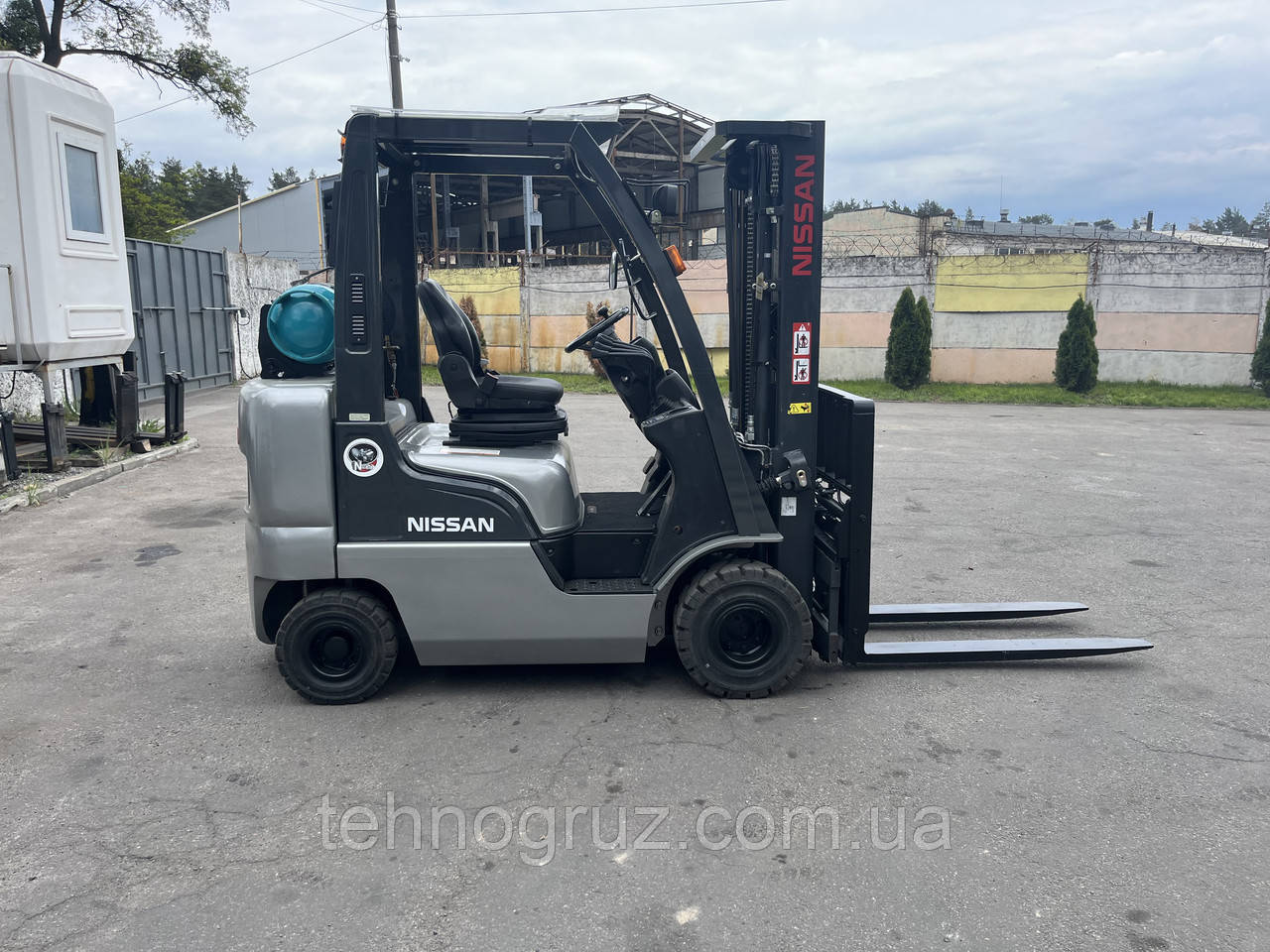 Вилковий навантажувач Nissan FG25 Вагонник Kompakt